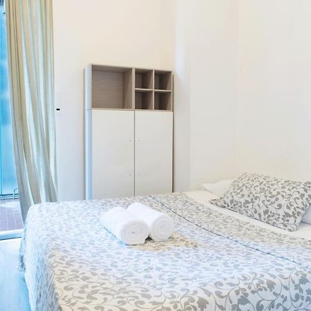 Toma Apartment Trilocale Moderno Per Max 6 Persone Milan Luaran gambar