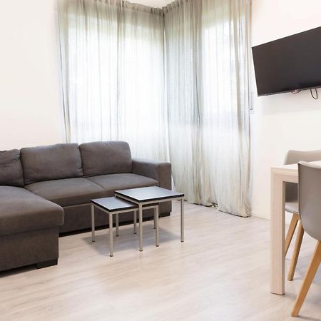 Toma Apartment Trilocale Moderno Per Max 6 Persone Milan Luaran gambar