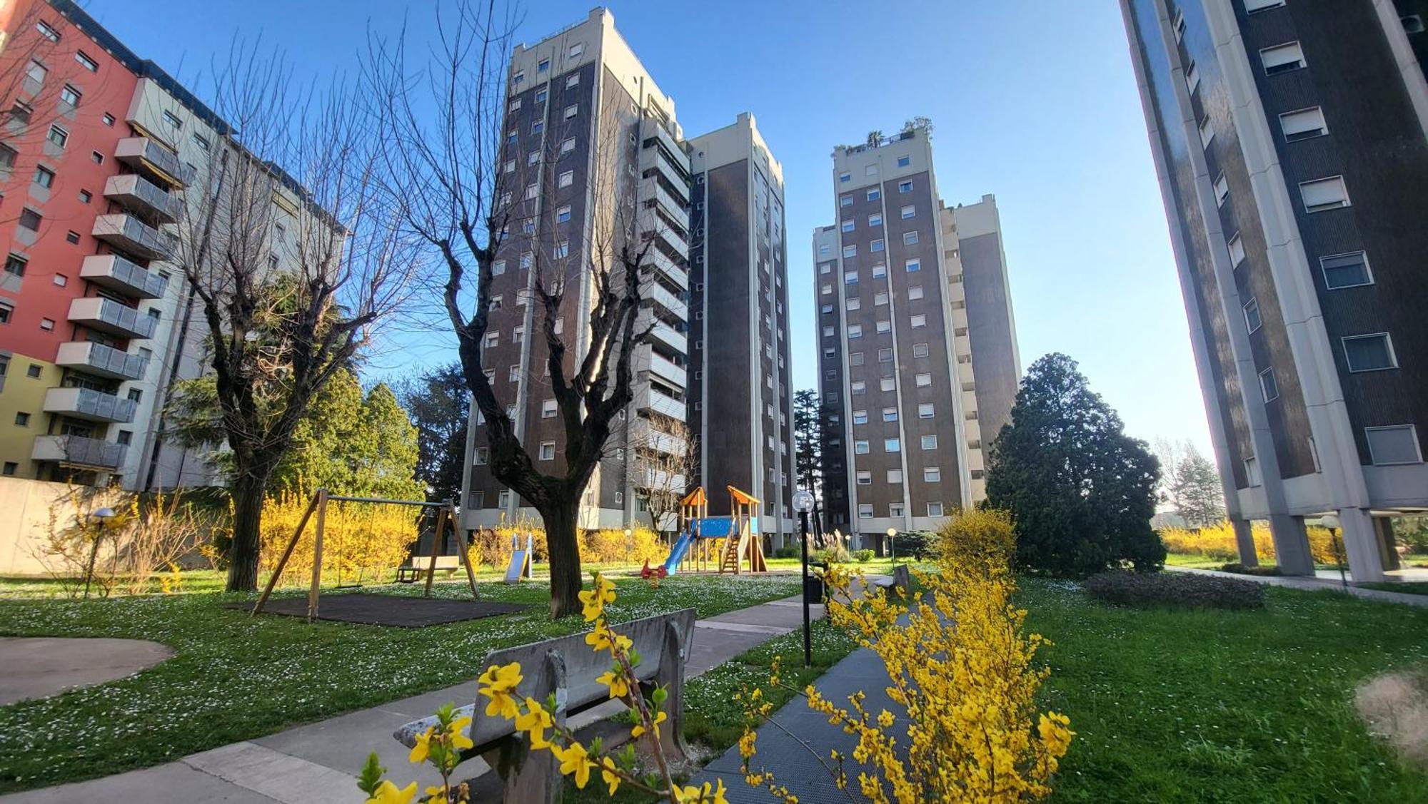 Toma Apartment Trilocale Moderno Per Max 6 Persone Milan Luaran gambar