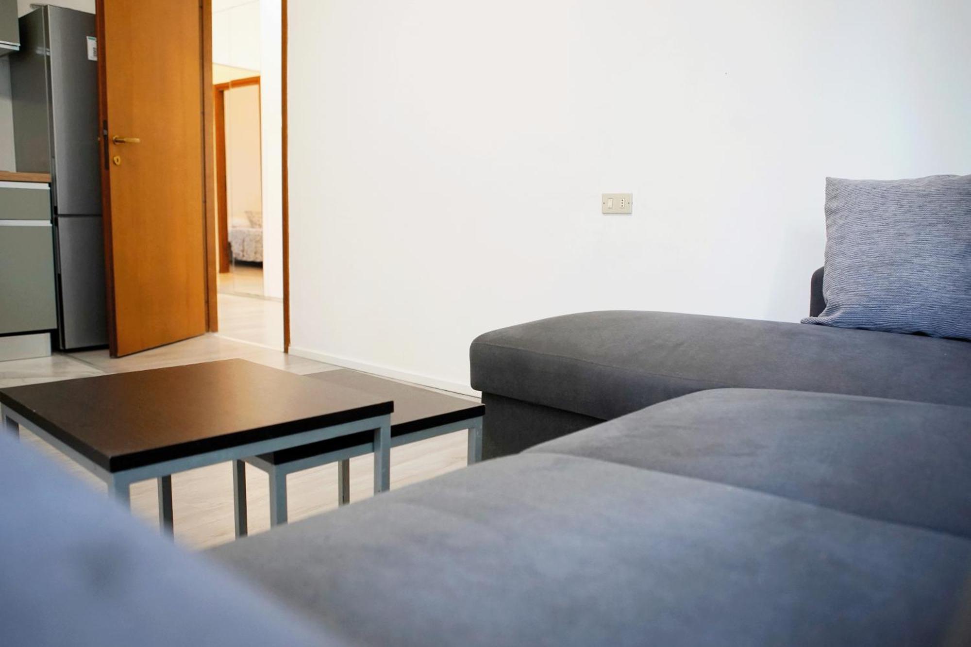 Toma Apartment Trilocale Moderno Per Max 6 Persone Milan Luaran gambar