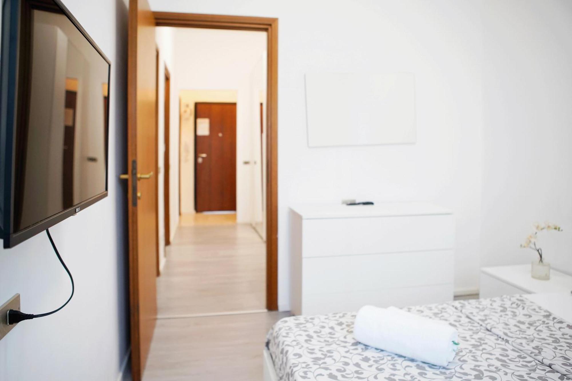 Toma Apartment Trilocale Moderno Per Max 6 Persone Milan Luaran gambar